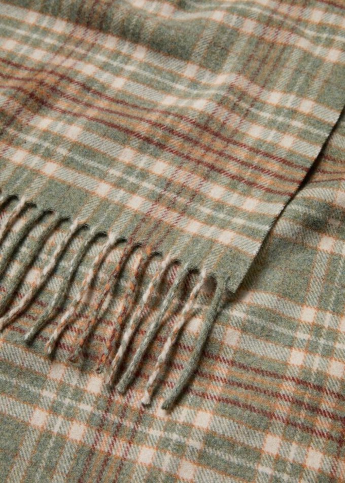 Loro Clan Scarf