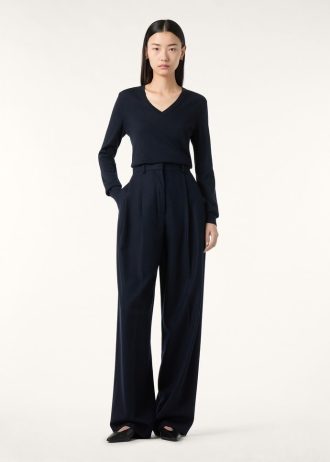 New Piuma V-Neck