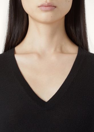 New Piuma V-Neck