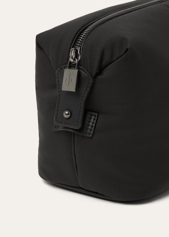 Wind Pouch